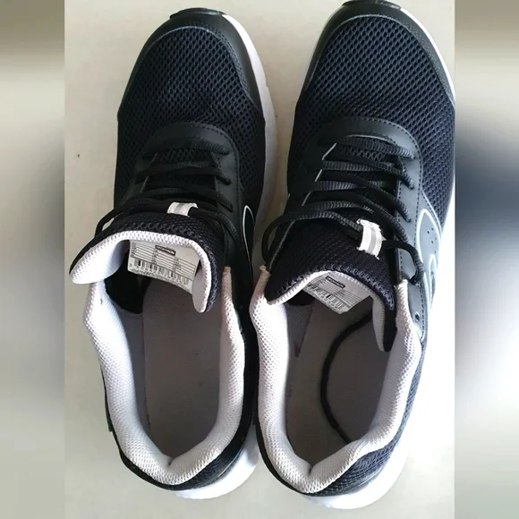 Black Decathlon Running Shoes UK 10.5 FIX RATE🙏🏻🙏🏻🙏🏻 - Picture 4 of 7